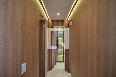 Corredor de apartamento à venda com 2 quartos, 140m² em Jardim Leonor, São Paulo