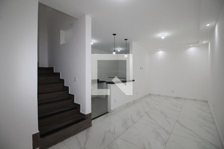 Sala de casa de condomínio para alugar com 3 quartos, 100m² em Jacarepaguá, Rio de Janeiro