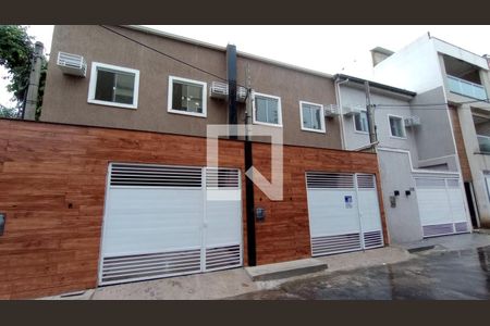 Fachada de casa de condomínio para alugar com 3 quartos, 100m² em Jacarepaguá, Rio de Janeiro