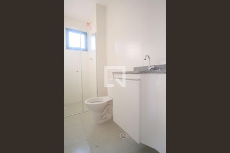 Banheiro de apartamento para alugar com 1 quarto, 33m² em Parque São Jorge, São Paulo