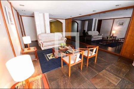 Hall de apartamento para alugar com 3 quartos, 106m² em Grajaú, Rio de Janeiro
