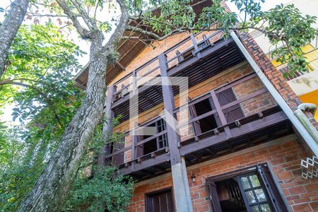 Quintal de casa à venda com 4 quartos, 390m² em Vila Nova, Porto Alegre