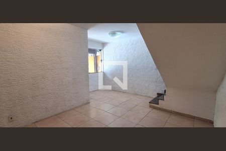 Sala de casa para alugar com 2 quartos, 120m² em Santa Paula, São Caetano do Sul