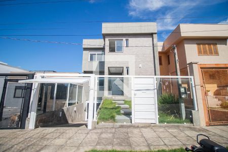 Fachada de casa à venda com 3 quartos, 185m² em Campo Novo, Porto Alegre