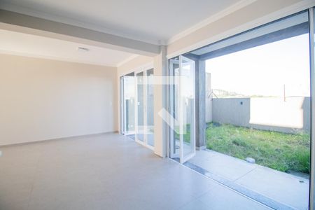 Garagem de casa à venda com 3 quartos, 185m² em Campo Novo, Porto Alegre