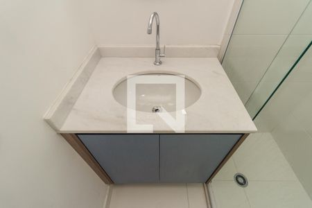 Banheiro de kitnet/studio para alugar com 1 quarto, 20m² em República, São Paulo