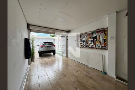 Garagem de casa à venda com 2 quartos, 118m² em Santos Dumont, São Leopoldo