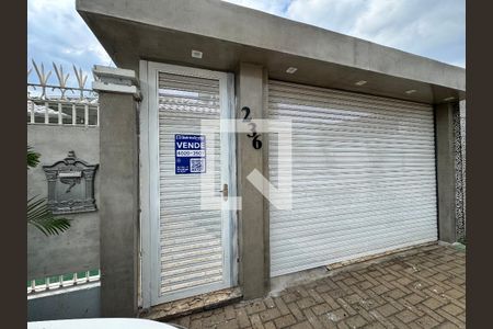 Fachada de casa à venda com 2 quartos, 118m² em Santos Dumont, São Leopoldo