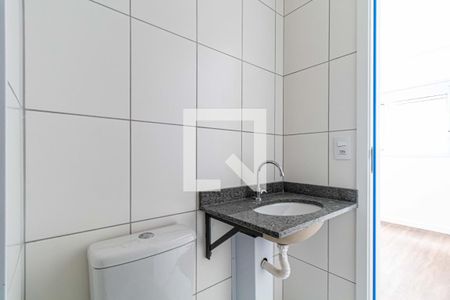 Banheiro de apartamento para alugar com 1 quarto, 31m² em Vila Sonia, São Paulo