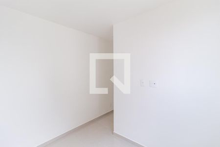 Quarto 2 de apartamento para alugar com 2 quartos, 40m² em Vila da Oportunidade, Carapicuíba