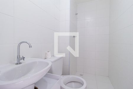 Banheiro de apartamento para alugar com 2 quartos, 40m² em Vila da Oportunidade, Carapicuíba