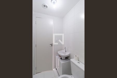 Banheiro de apartamento para alugar com 2 quartos, 40m² em Vila da Oportunidade, Carapicuíba