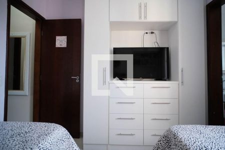 Quarto de casa à venda com 2 quartos, 123m² em Jardim Três Marias, São Paulo