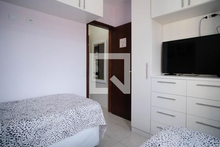 Quarto de casa à venda com 2 quartos, 123m² em Jardim Três Marias, São Paulo