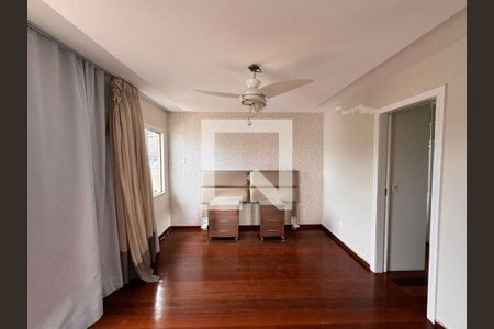 Casa à venda com 5 quartos, 296m² em Camboinhas, Niterói