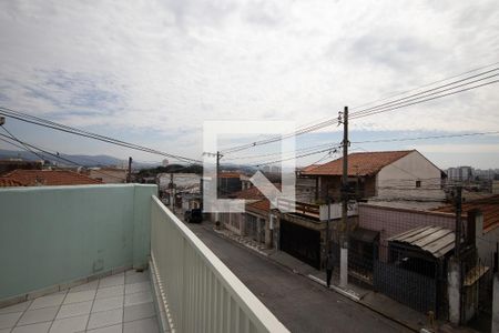 Vista de casa à venda com 3 quartos, 240m² em Vila Medeiros, São Paulo