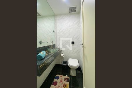 Lavabo de apartamento para alugar com 4 quartos, 240m² em Copacabana, Rio de Janeiro