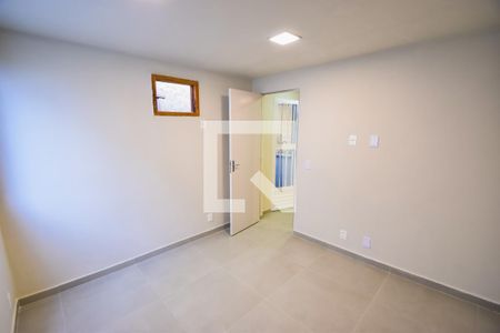 Quarto (2º Andar) de casa de condomínio à venda com 2 quartos, 62m² em Engenho de Dentro, Rio de Janeiro