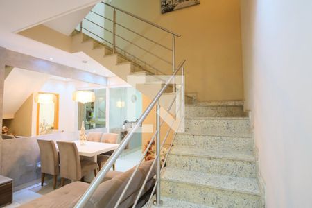 Escada de casa à venda com 3 quartos, 171m² em Vila Gomes Cardim, São Paulo