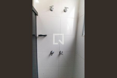 Banheiro de apartamento para alugar com 2 quartos, 42m² em Vila Lage, São Gonçalo