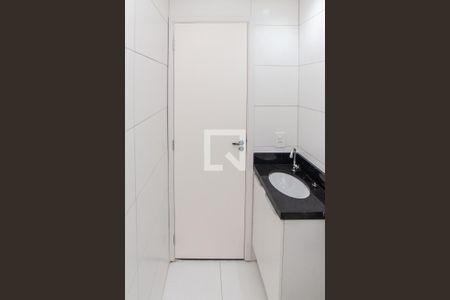 Banheiro de apartamento para alugar com 2 quartos, 39m² em Vila Mazzei, São Paulo
