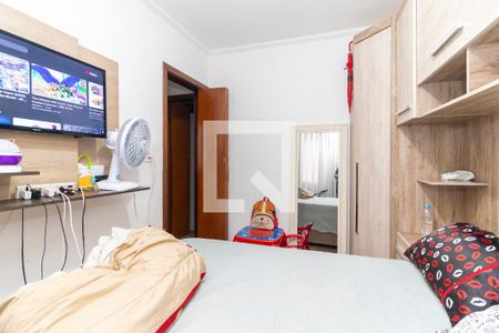 Quarto 1 de apartamento para alugar com 2 quartos, 40m² em Vila Carmosina, São Paulo