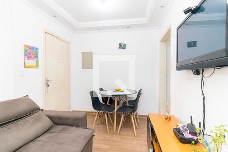 Sala de apartamento para alugar com 2 quartos, 40m² em Vila Carmosina, São Paulo