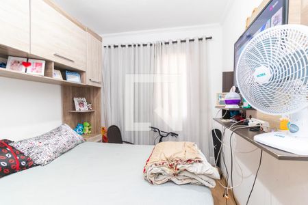 Quarto 1 de apartamento para alugar com 2 quartos, 40m² em Vila Carmosina, São Paulo