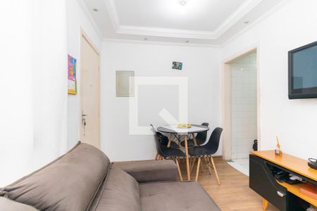 Sala de apartamento para alugar com 2 quartos, 40m² em Vila Carmosina, São Paulo