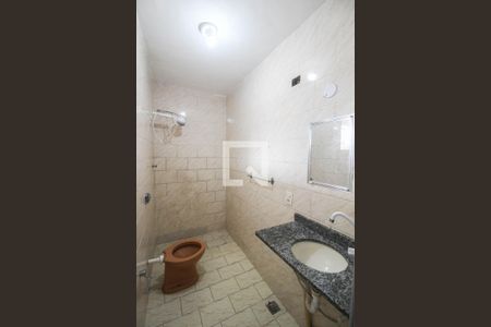 Banheiro de apartamento para alugar com 2 quartos, 50m² em Cabral, Nilópolis