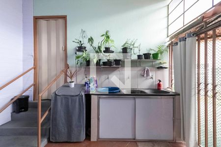 Área de serviço de casa à venda com 3 quartos, 160m² em Industrial, Contagem