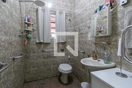 Banheiro social de casa à venda com 3 quartos, 160m² em Industrial, Contagem
