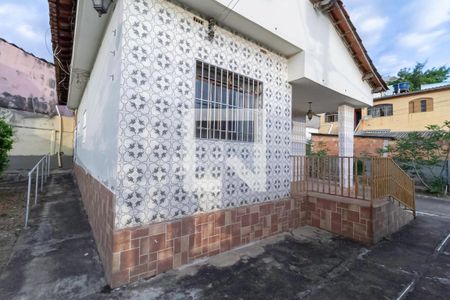 Fachada de casa à venda com 3 quartos, 160m² em Industrial, Contagem