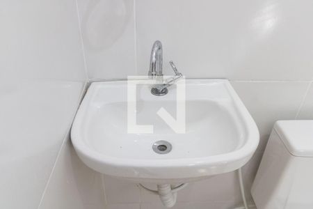 Banheiro de casa de condomínio para alugar com 1 quarto, 51m² em Guaratiba, Rio de Janeiro