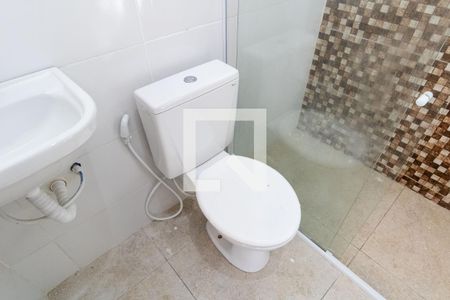Banheiro de casa de condomínio para alugar com 1 quarto, 51m² em Guaratiba, Rio de Janeiro