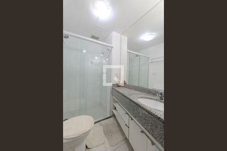 Banheiro de kitnet/studio para alugar com 1 quarto, 40m² em Paraíso, São Paulo
