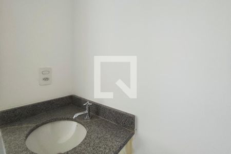 Banheiro Social de apartamento à venda com 2 quartos, 58m² em Cambuí, Campinas