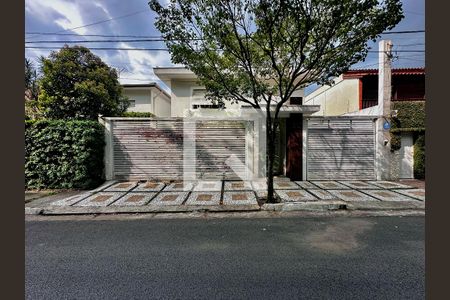 Fachada de casa à venda com 4 quartos, 300m² em Granja Julieta, São Paulo