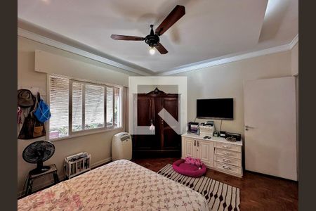 Suíte de casa à venda com 4 quartos, 300m² em Granja Julieta, São Paulo