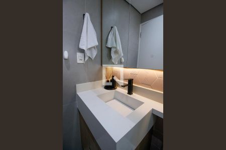 Banheiro de apartamento à venda com 2 quartos, 85m² em Vila Suzana, São Paulo