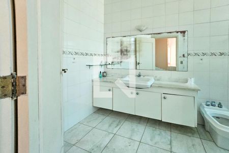 Banheiro da suíte 3 de apartamento para alugar com 5 quartos, 890m² em Jardim Acapulco, Guarujá