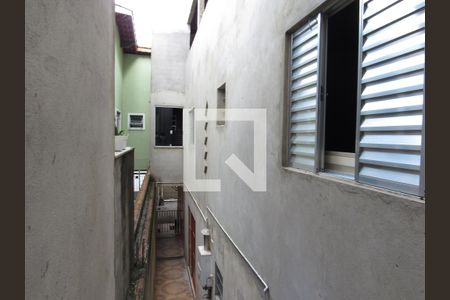 Fachada Lateral de casa à venda com 4 quartos, 242m² em Bandeiras, Osasco