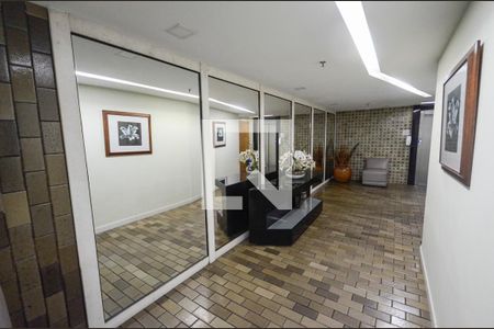 Hall de apartamento para alugar com 2 quartos, 75m² em Grajaú, Rio de Janeiro
