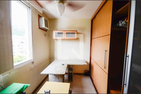 Quarto 2 de apartamento para alugar com 2 quartos, 90m² em Grajaú, Rio de Janeiro
