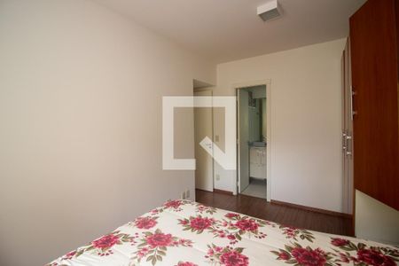 Suíte de apartamento à venda com 2 quartos, 67m² em Santo Antônio, Porto Alegre