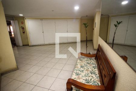 Hall de entrada de apartamento à venda com 2 quartos, 67m² em Santo Antônio, Porto Alegre