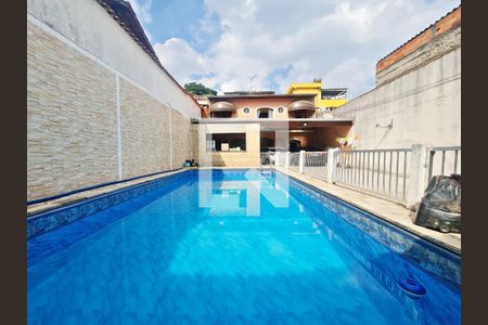 Piscina de casa à venda com 3 quartos, 250m² em Jardim Santa Cecilia, Guarulhos