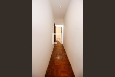 Corredor de casa para alugar com 3 quartos, 175m² em Jardim Clementino, Taboão da Serra
