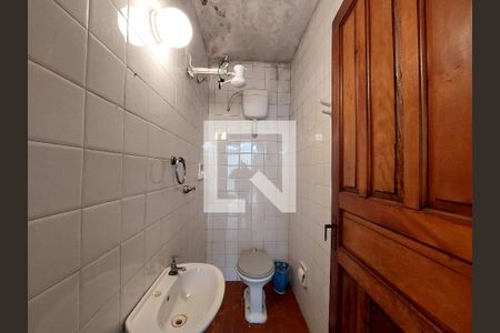 Edícula - Banheiro de casa à venda com 2 quartos, 250m² em Vila Arriete, São Paulo