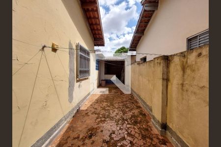 Área Externa de casa à venda com 2 quartos, 250m² em Vila Arriete, São Paulo
